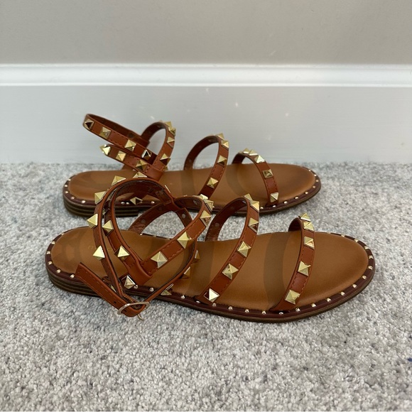 NWOB Steve Madden Madden Girl Studded Ankle Strap Gladiator Sandals - Picture 5 of 8